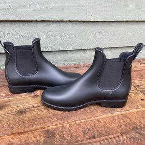 DAWAN black chelsea boots, women’s 7.5